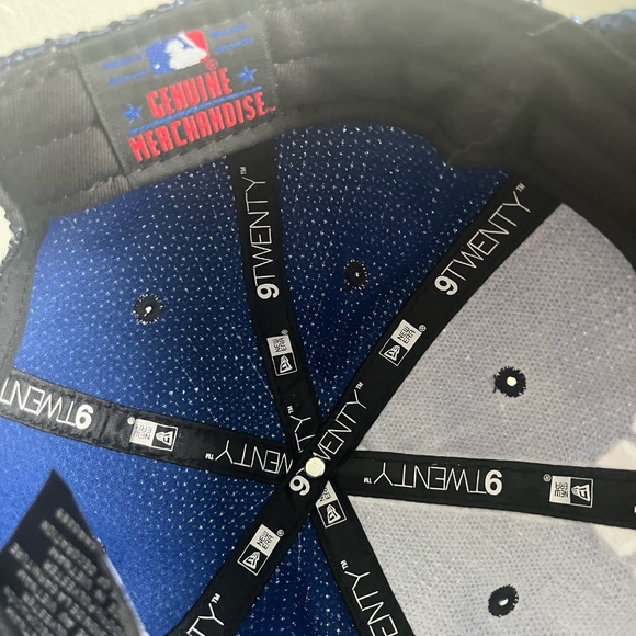 Adult Yankee MLB Blue Sequin Cap - Picture 4 of 5